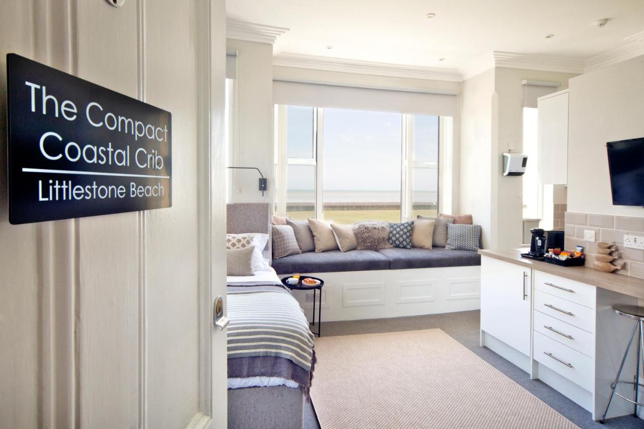 Beachfront Compact Coastal Crib, Direct Sea Views & Air Conditioning Littlestone-on-Sea Bagian luar foto